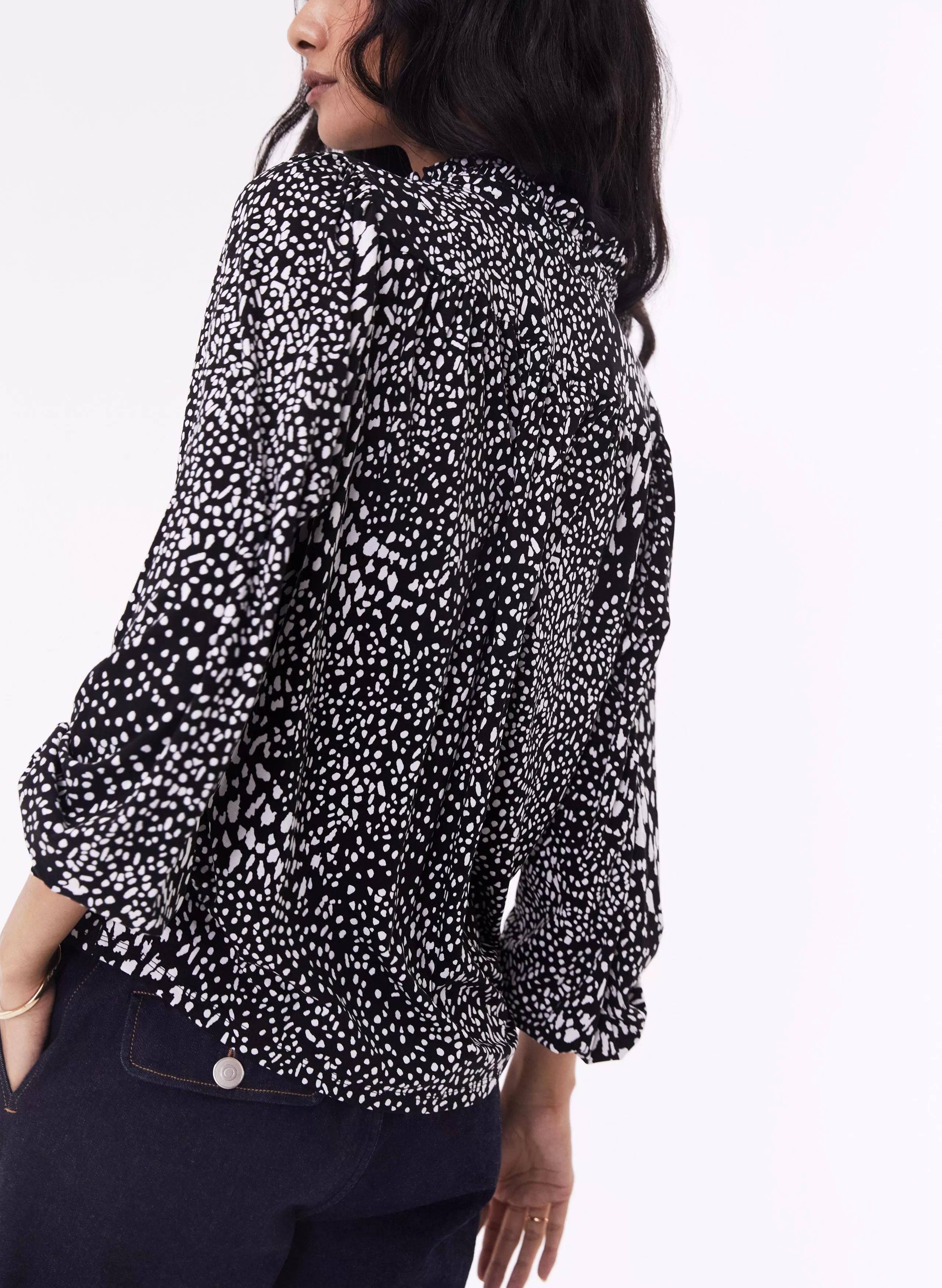 Shirley  LENZING ECOVERO Blouse | Black Texture